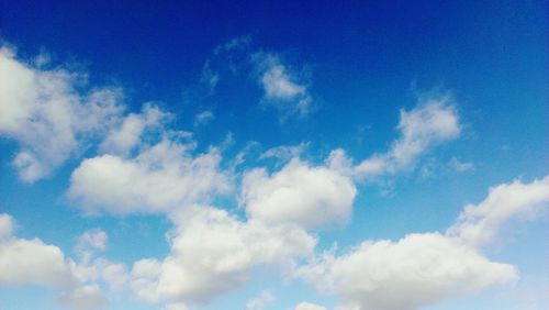 Low angle view of cloudy sky