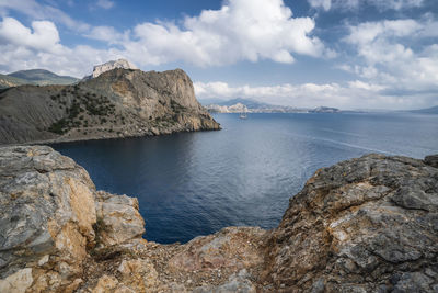 Summer crimean landscape. golitsyn trail at rocky black sea coast, novyi svit, sudak crimea