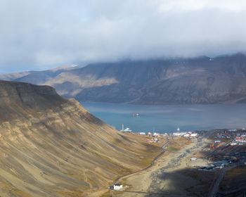 View of longyearbyen from the top of sarkofagen mountain in svalbard archipelago