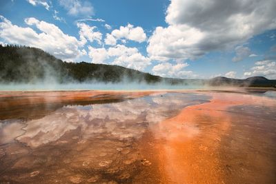 Grand prismatic spring in yellowstone national park, montana