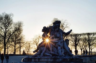 Statue against sky