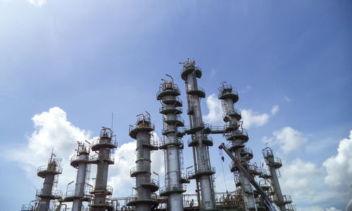 Pipe line and column tower in petrochemical plant normal