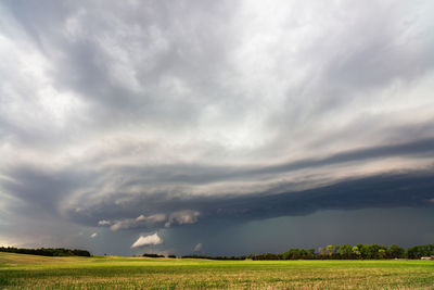 Supercell thunderstorm with dramatic clouds near taylor, nebraska.