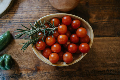 High angle view of tomatoes in bowl on table