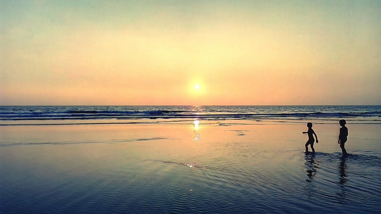 sea, sunset, beach, reflection, sky, scenics, nature, horizon over water, water, beauty in nature, outdoors, tranquility, sun, no people, sand, day