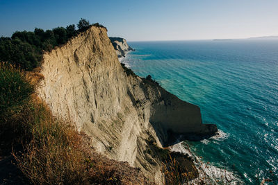 Sharp cliffs at kap drastis. view towards the ocean.