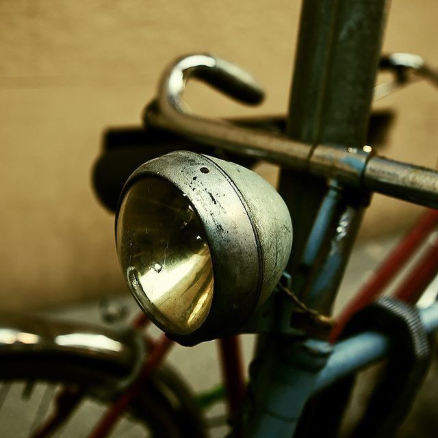 metal, focus on foreground, close-up, metallic, transportation, mode of transport, land vehicle, selective focus, machine part, part of, old-fashioned, wheel, handle, stationary, no people, safety, day, machinery, protection, rusty