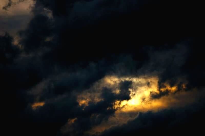 LOW ANGLE VIEW OF CLOUDY SKY AT CLOUDS