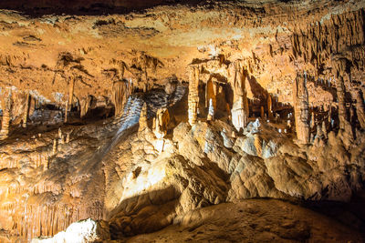 Onondaga Cave