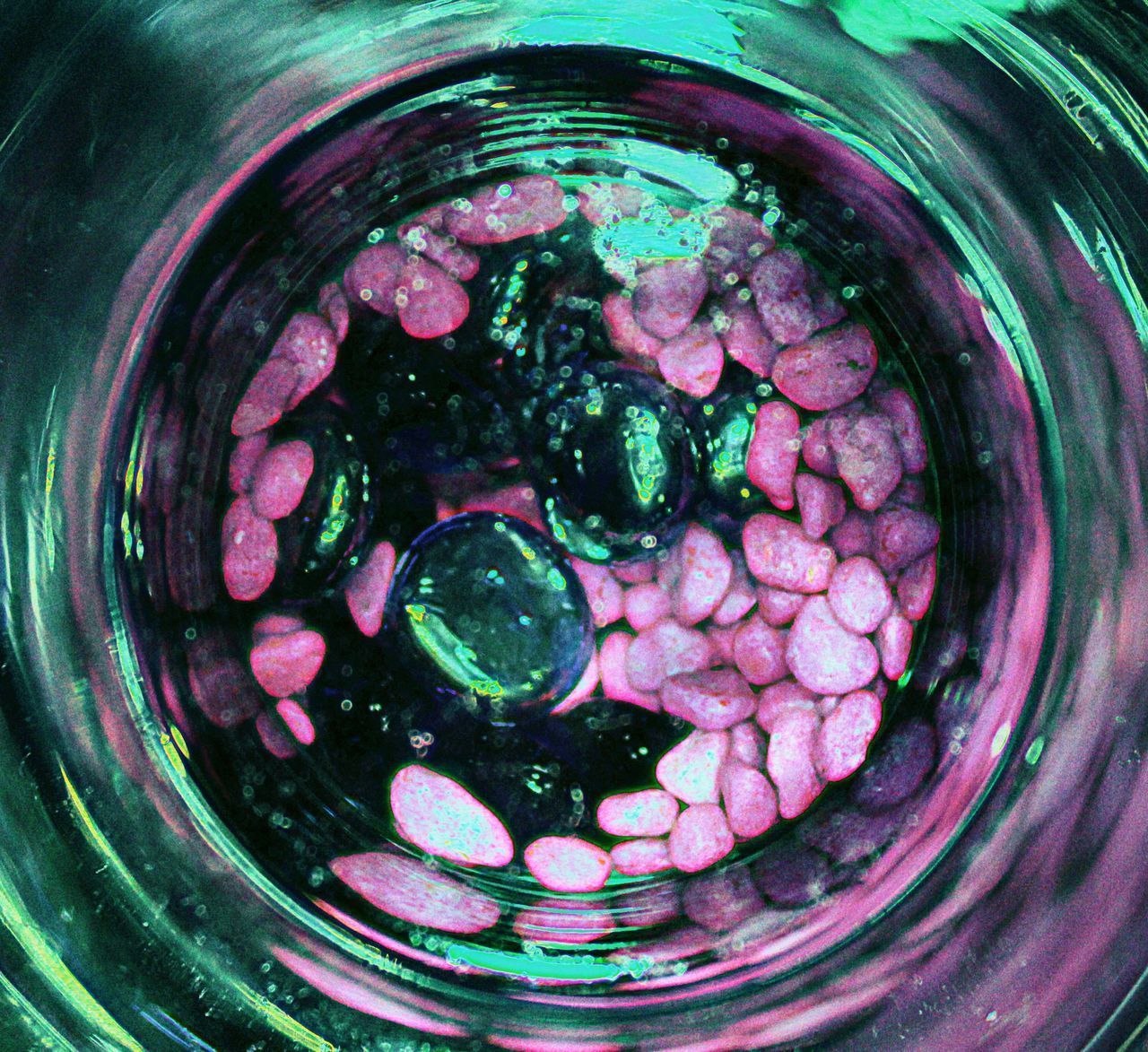 HIGH ANGLE VIEW OF ICE CREAM IN GLASS BOWL