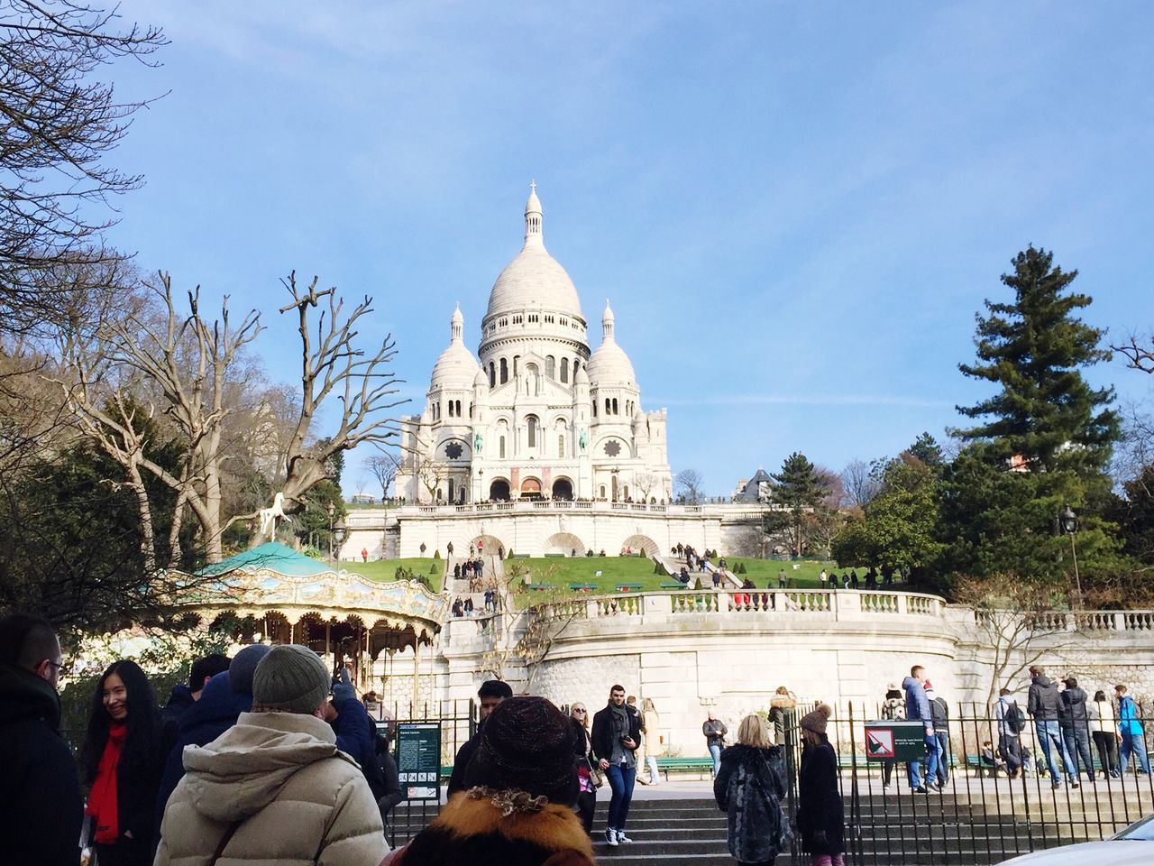 architecture, built structure, large group of people, building exterior, famous place, men, person, tourism, travel destinations, dome, tree, travel, international landmark, tourist, religion, lifestyles, sky, place of worship, leisure activity