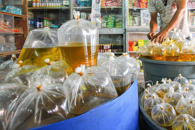Cooking oil prices have soared in recent months. this makes it difficult for the community.