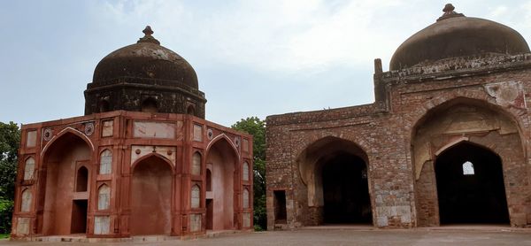 Tombs of the unknown in delhi 