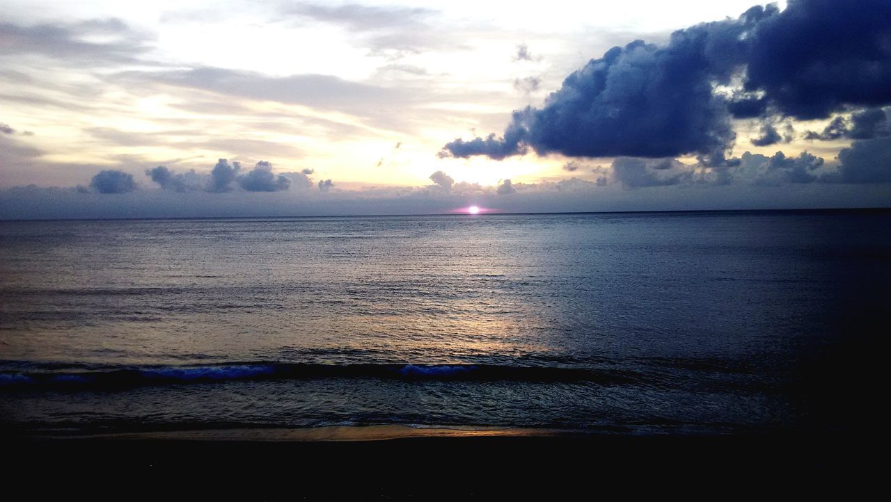 water, sea, sunset, horizon over water, scenics, tranquil scene, sky, beauty in nature, tranquility, sun, idyllic, cloud - sky, reflection, nature, beach, cloud, orange color, shore, sunlight, seascape