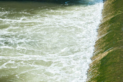 Waves splashing in sea