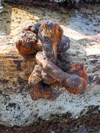 Close-up of rusty metal chain