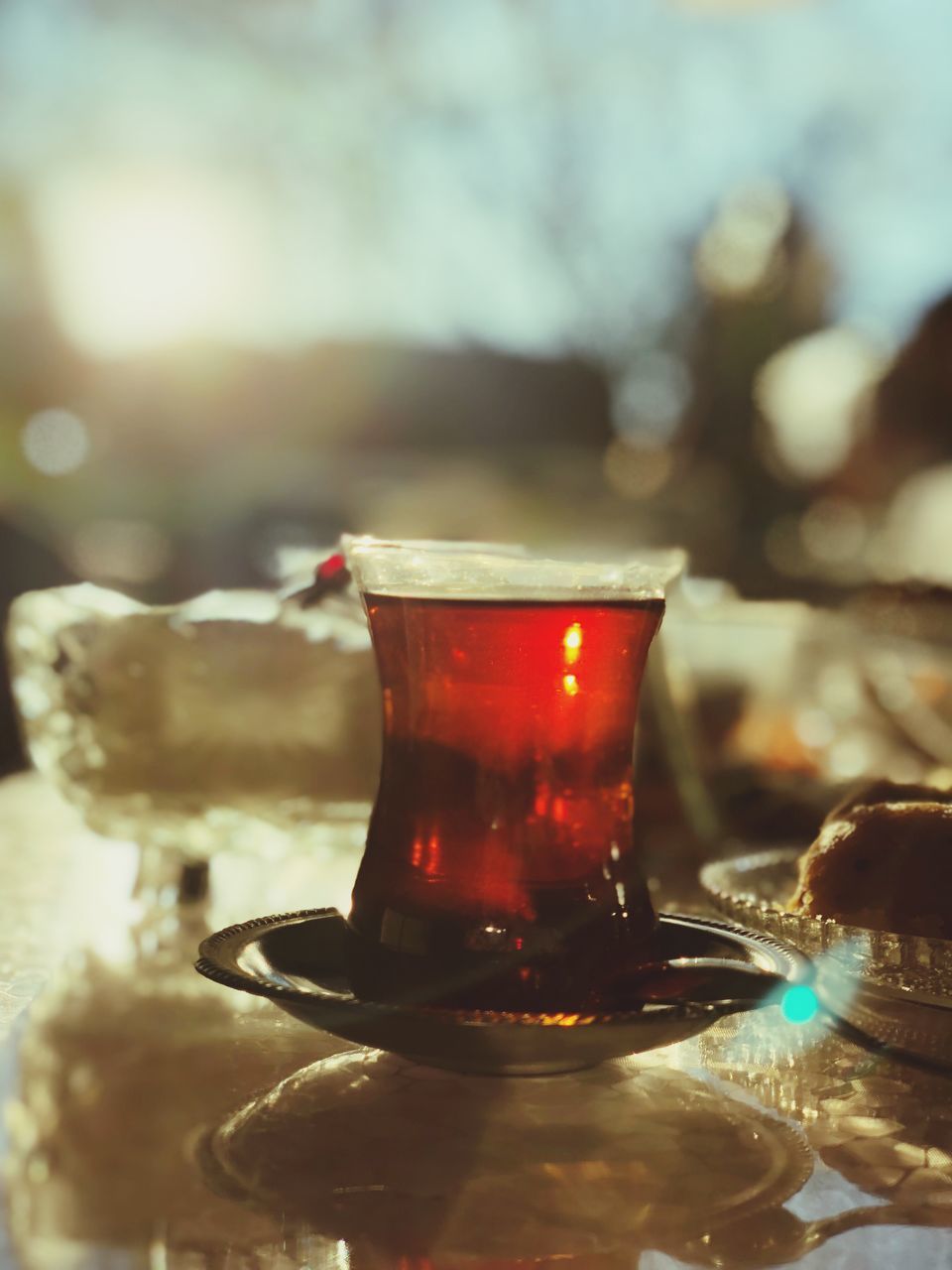 CLOSE-UP OF TEA ON TABLE