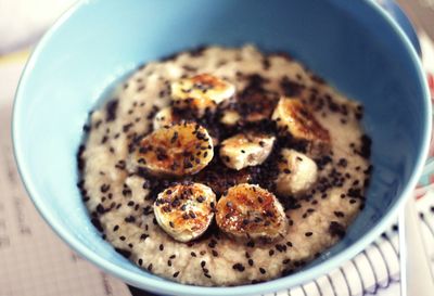 Close-up of fresh porridge served in bowl