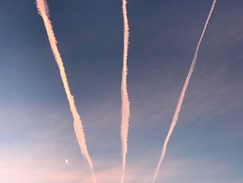 Low angle view of vapor trail in sky