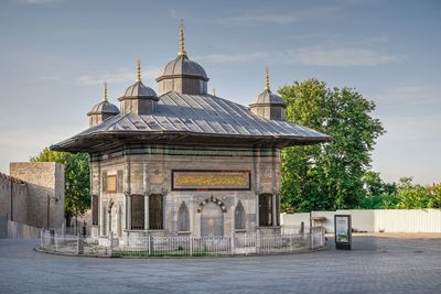 Fountain of sultan ahmet in istanbul, turkey