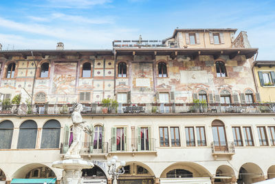 Mazzanti houses in verona with beautiful frescoes on the facade