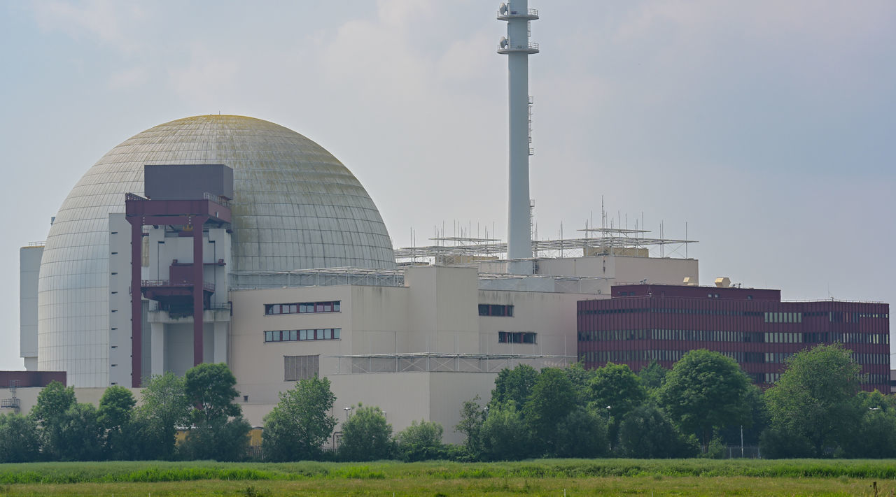 VIEW OF FACTORY AGAINST SKY