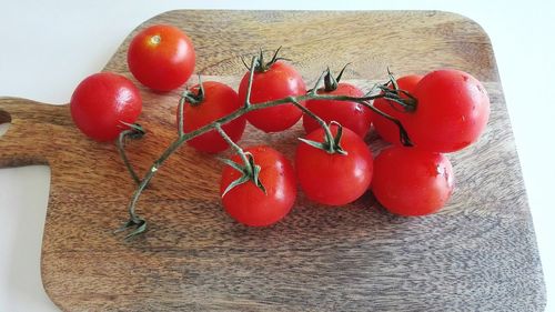 Close-up of cherry tomatoes on table
