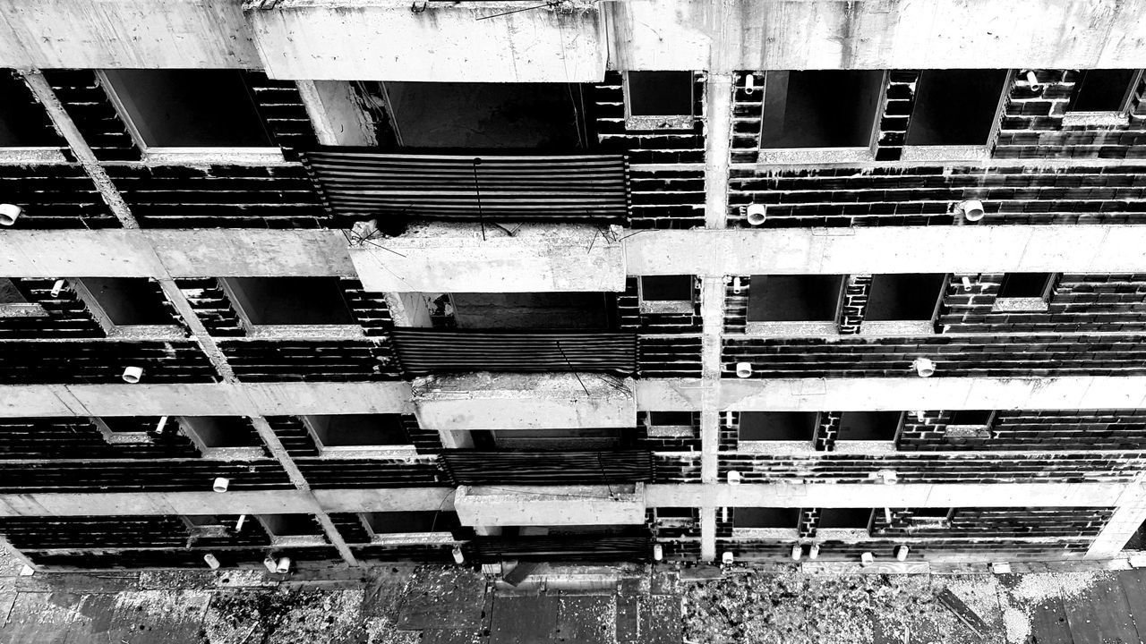 FULL FRAME SHOT OF OLD BUILDING UNDER CONSTRUCTION