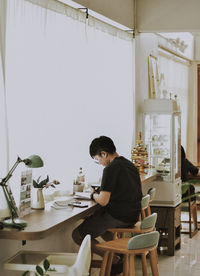 Man sitting in restaurant