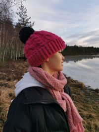 Full length of woman wearing hat