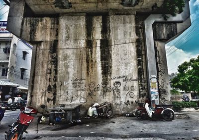 Graffiti on wall of building in city