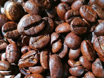 Full frame shot of roasted coffee beans