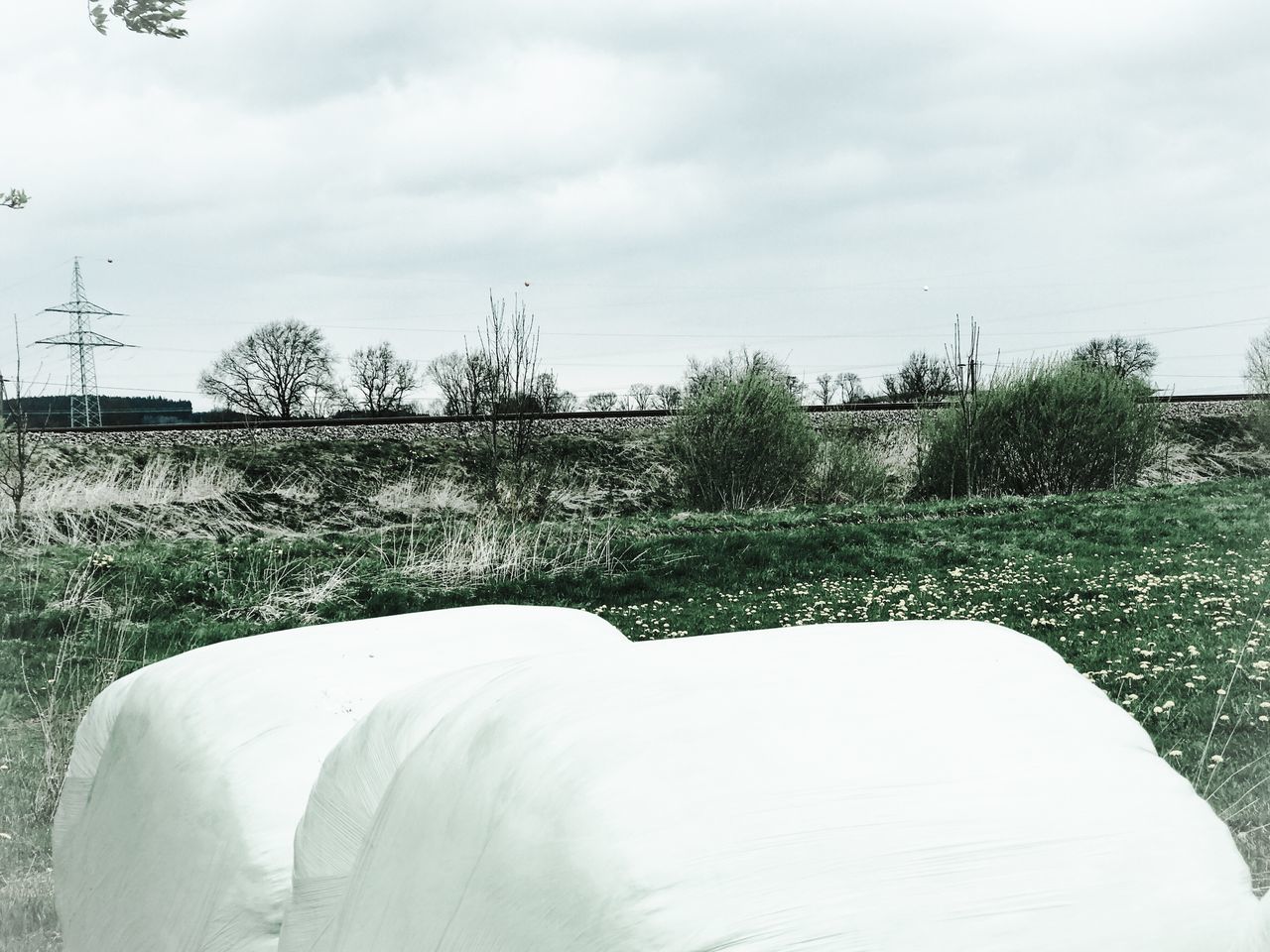 VIEW OF LANDSCAPE AGAINST SKY