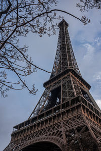 Beautiful view of the famous eiffel tower in paris, france during magical sunset