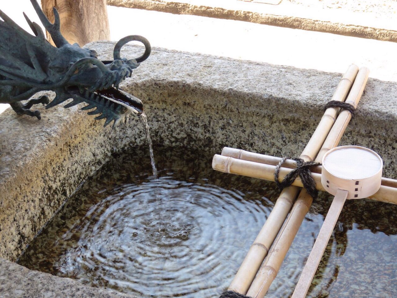 FOUNTAIN IN CONTAINER