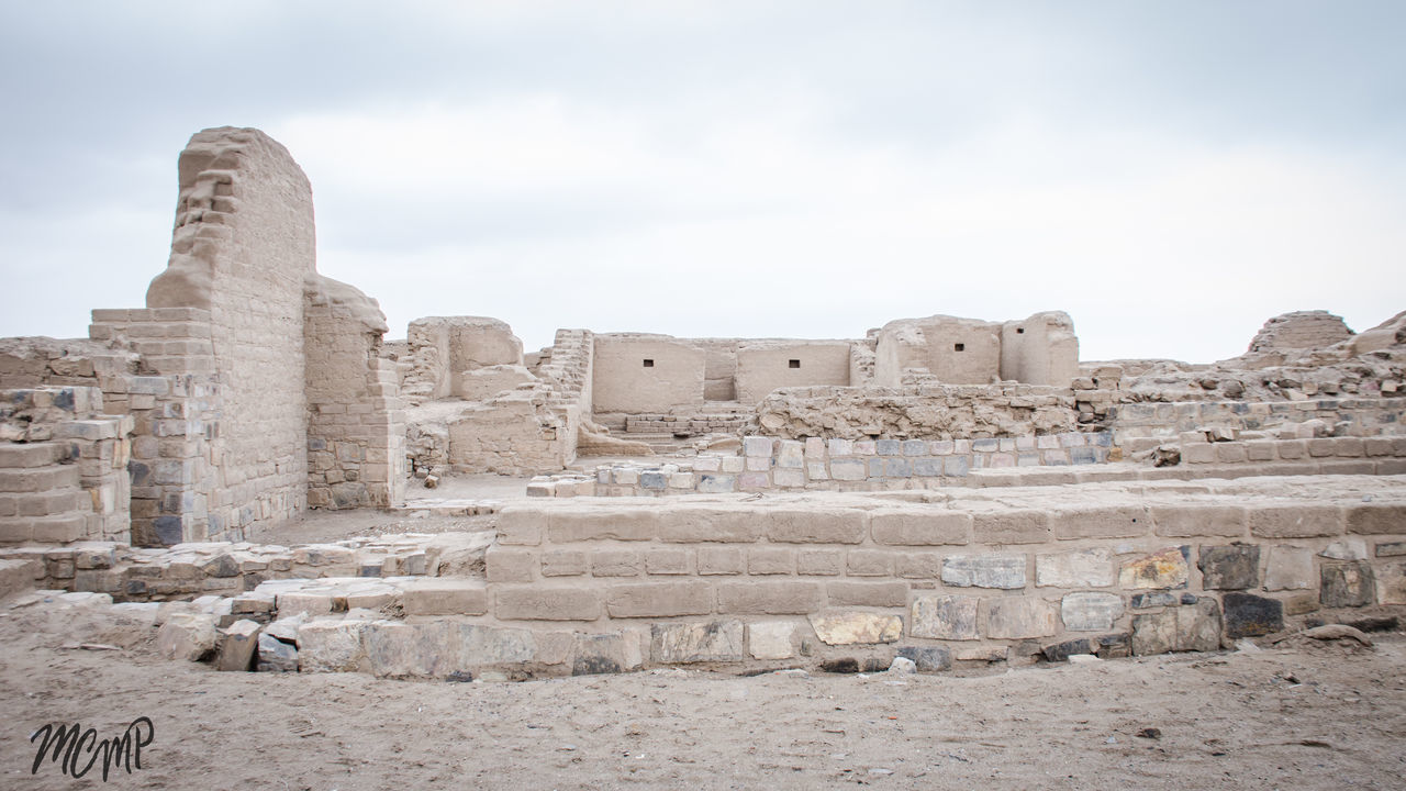 OLD RUINS OF BUILDING