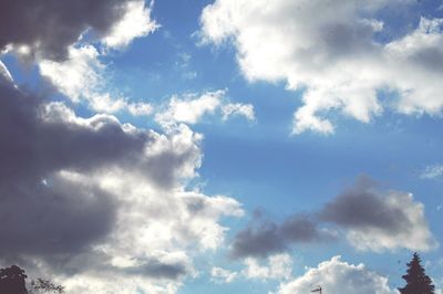 Low angle view of cloudy sky