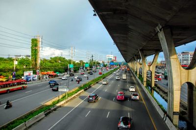 Traffic on road in city