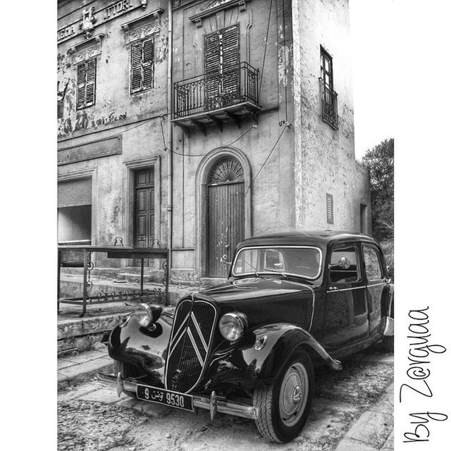 building exterior, architecture, built structure, transportation, mode of transport, land vehicle, transfer print, auto post production filter, stationary, old, car, abandoned, parked, window, obsolete, building, house, day, parking, residential structure