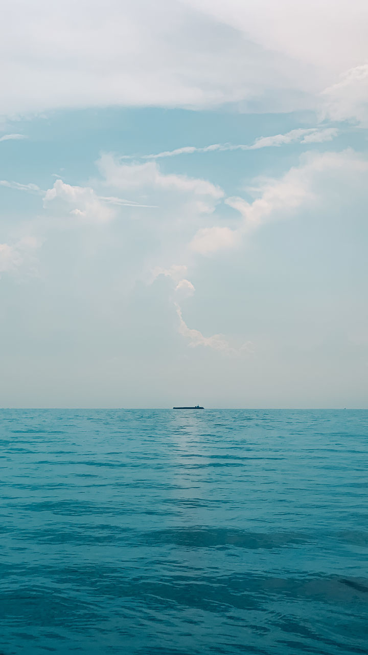 water, sky, sea, cloud, horizon over water, beauty in nature, horizon, scenics - nature, ocean, tranquility, tranquil scene, nature, waterfront, idyllic, no people, day, outdoors, body of water, coast, wave, seascape, wind wave, blue, shore, non-urban scene, bay