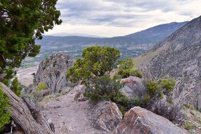 Mahogany peak, by mount timpanogos in utah county, united states. hiking views
