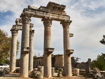 Corynthian columns of ancient anatolian architecture. uzuncaburc, silifke, mersin province, turkey