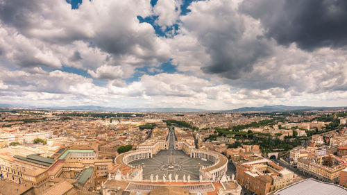 Panoramic view of rome and vatican city from the san pietro dome. beautiful aerial panorama 