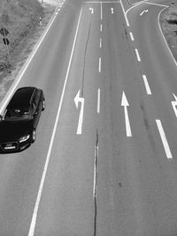 Road passing through tunnel