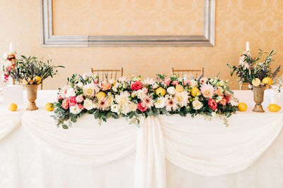 Italian style flower decoration wedding setup