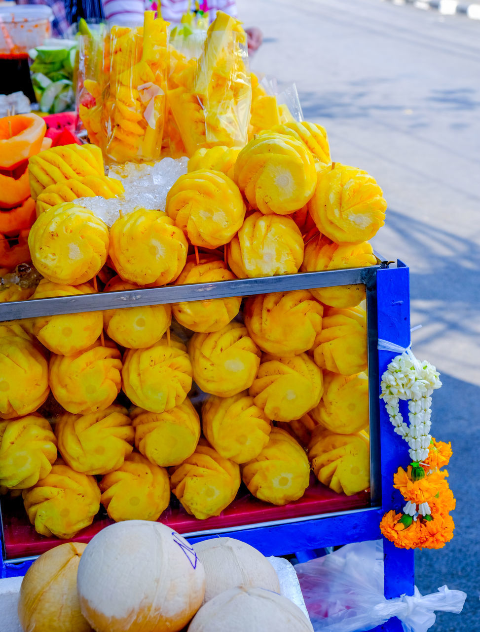 HIGH ANGLE VIEW OF FRUITS FOR SALE IN MARKET