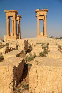 Old ruin building against sky