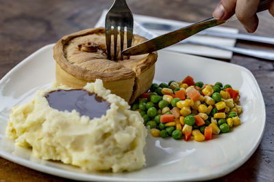 Beef pie with potato 