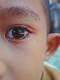 Close-up portrait of teenage girl