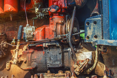 Internal combustion engine in an old tractor with fuel oil